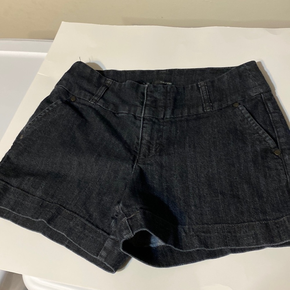 Maurices black denim shorts  7/8 pockets, front and back 4 inch inseam